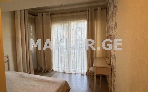  იყიდება 3 ოთახიანი  ბინა ვაკეში  ი. ჭავჭავაძის გამზ. 