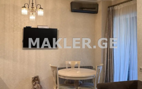  იყიდება 3 ოთახიანი  ბინა ვაკეში  ი. ჭავჭავაძის გამზ. 