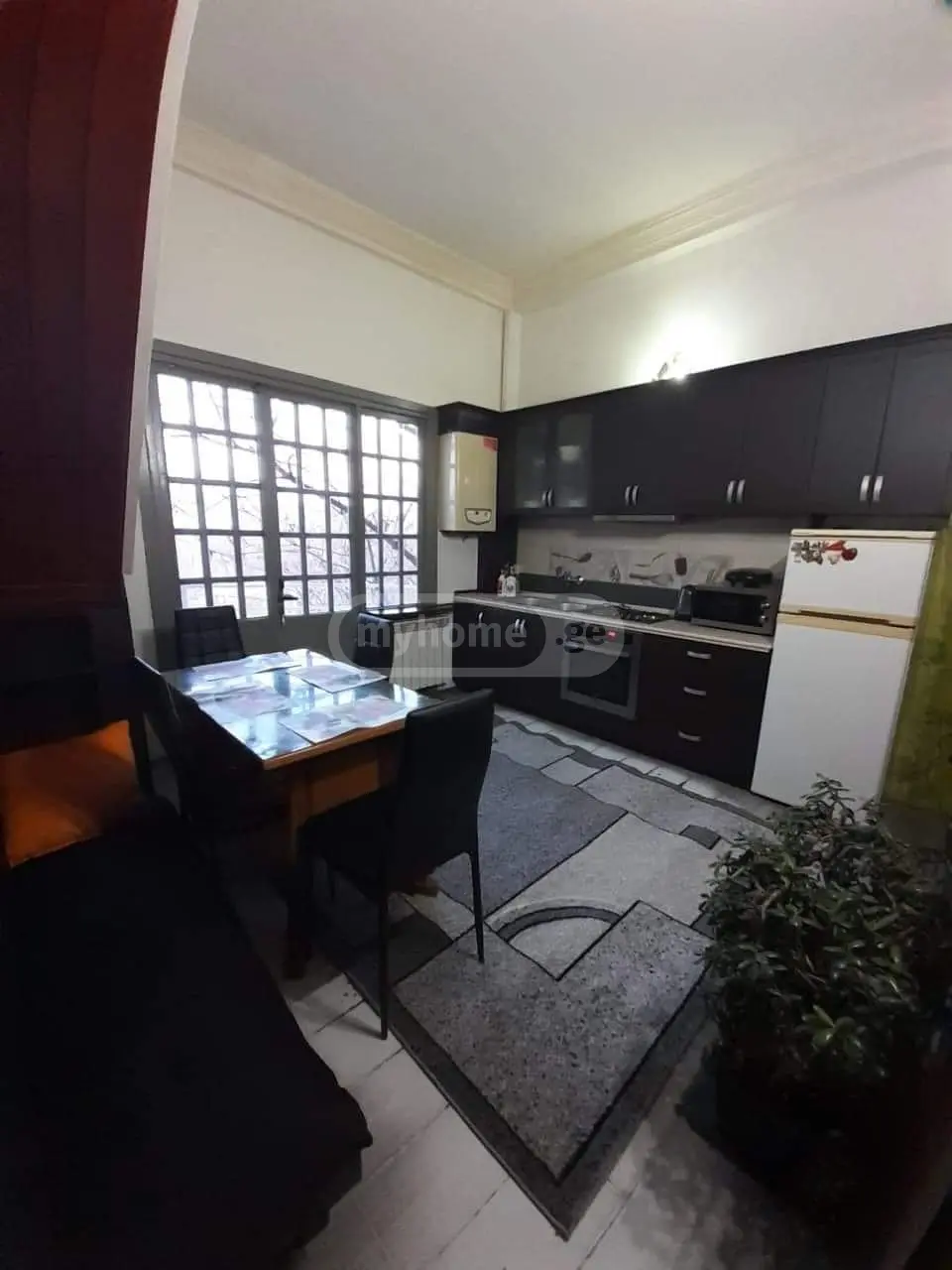  For Sale 5 room  Apartment in Ortachala  in Baazovi st. 