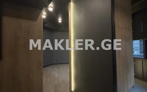  იყიდება 2 ოთახიანი  ბინა ვაკეში  ი. ჭავჭავაძის გამზ. 