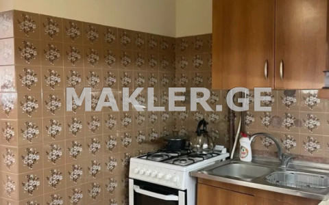  იყიდება 3 ოთახიანი  ბინა საბურთალოზე  პეკინის გამზირზე 