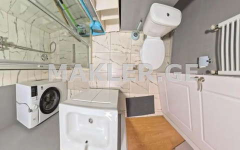  Продается 2 комнатная  Квартира в Ваке  на ул. А.Размадзе 