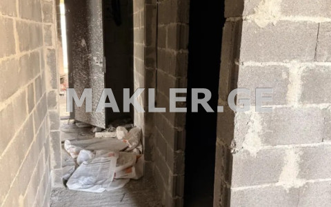  იყიდება 3 ოთახიანი  ბინა საბურთალოზე  სულხან ცინცაძის ქუჩაზე 