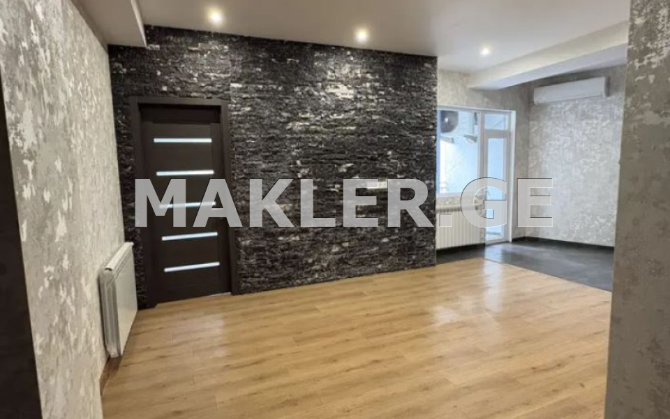  Продается 3 комнатная  Квартира в Ортачале  на ул. Гулуа 