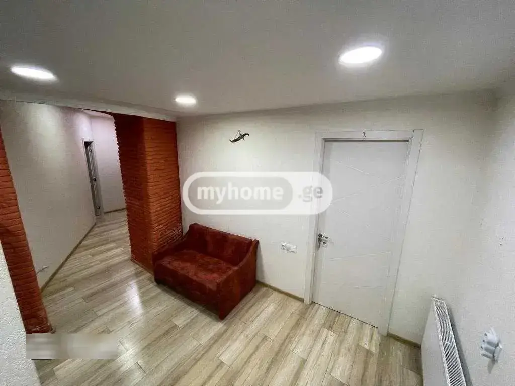  იყიდება 4 ოთახიანი  ბინა სოლოლაკში (ძველ თბილისში)  ლ. ასათიანის ქუჩაზე 