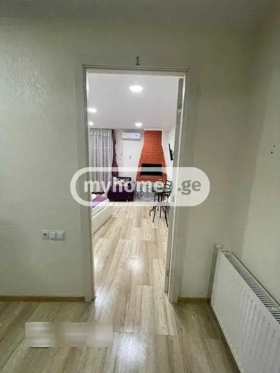  იყიდება 4 ოთახიანი  ბინა სოლოლაკში (ძველ თბილისში)  ლ. ასათიანის ქუჩაზე 