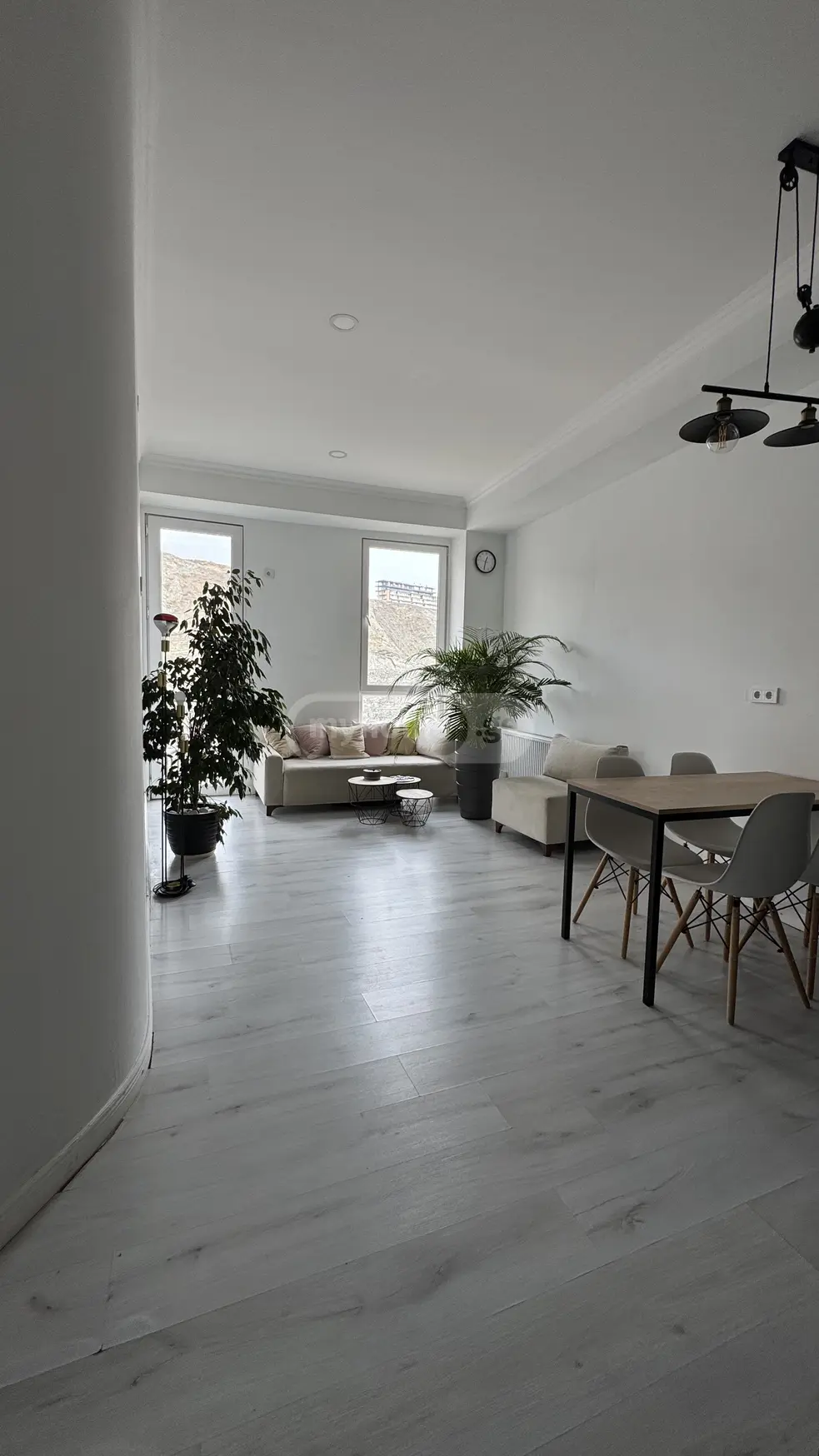  Сдаётся 2 комнатная  Квартира в Ваке  на ул. Габашвили 