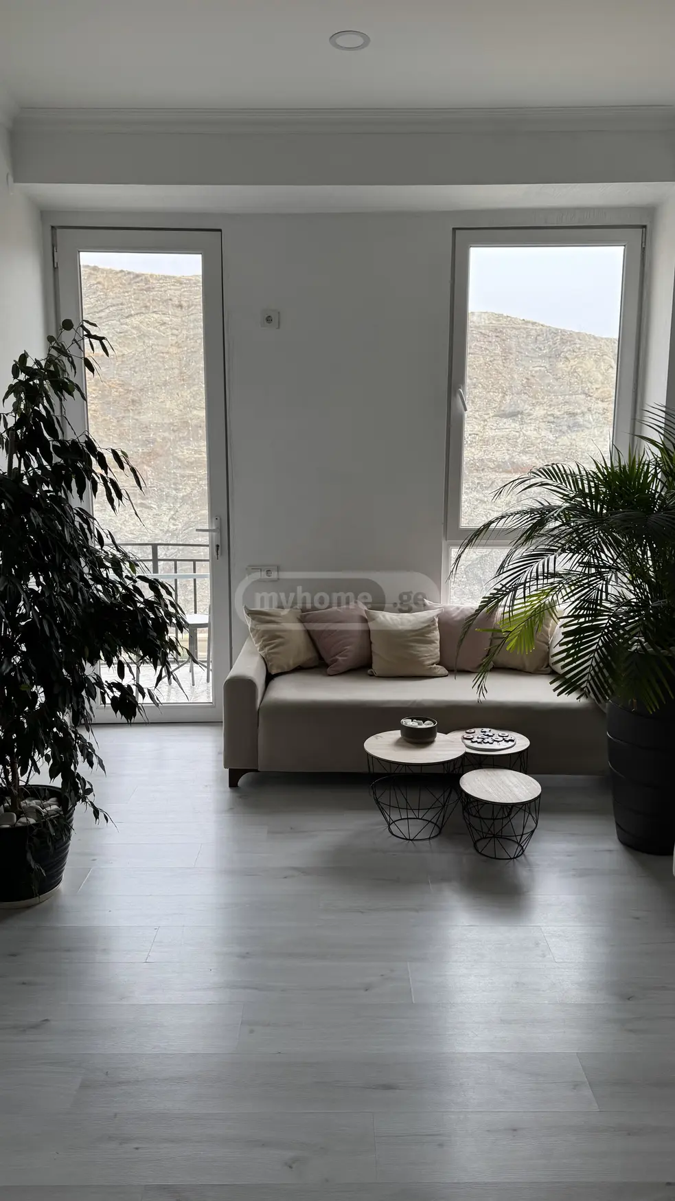  Сдаётся 2 комнатная  Квартира в Ваке  на ул. Габашвили 