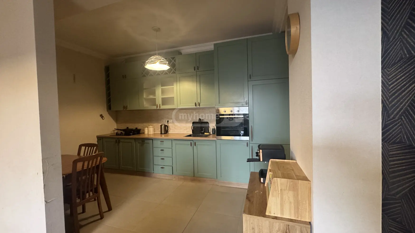  ქირავდება 4 ოთახიანი  ბინა საბურთალოზე  კ. ქუთათელაძის ქუჩაზე 