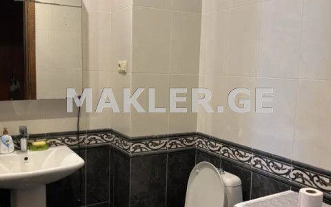  იყიდება 2 ოთახიანი  ბინა საბურთალოზე  ნუცუბიძის ქუჩაზე 