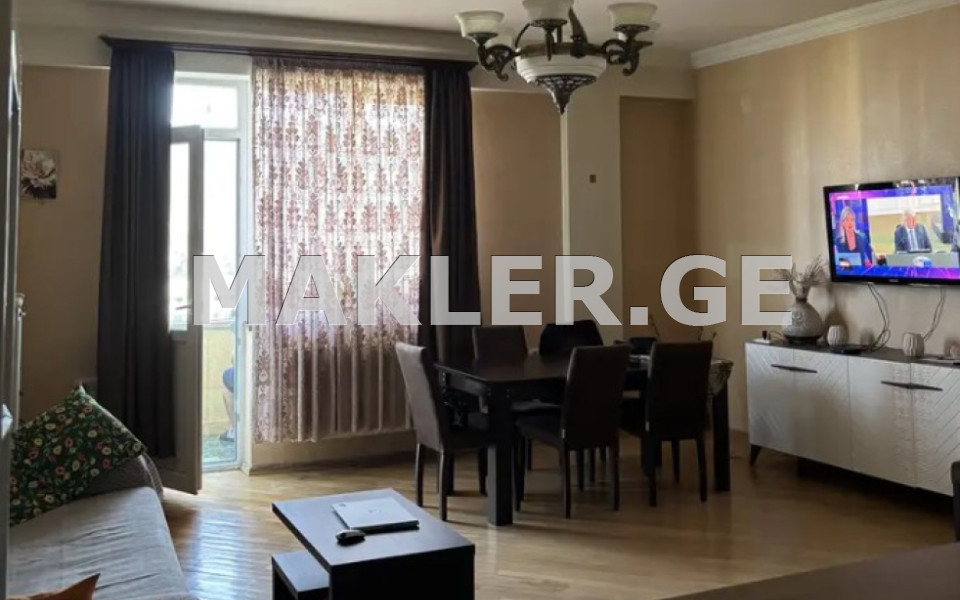  იყიდება 2 ოთახიანი  ბინა საბურთალოზე  ნუცუბიძის ქუჩაზე 