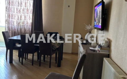  იყიდება 2 ოთახიანი  ბინა საბურთალოზე  ნუცუბიძის ქუჩაზე 