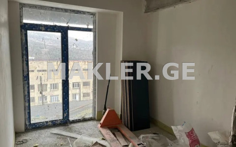  იყიდება 2 ოთახიანი  ბინა საბურთალოზე  ანა პოლიტკოვსკაიას ქუჩაზე 