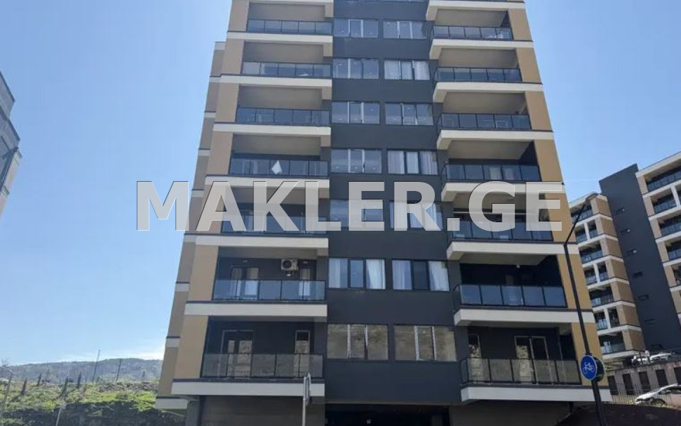  Продается 4 комнатная  Квартира в Ортачале  на ул. Надиквари 