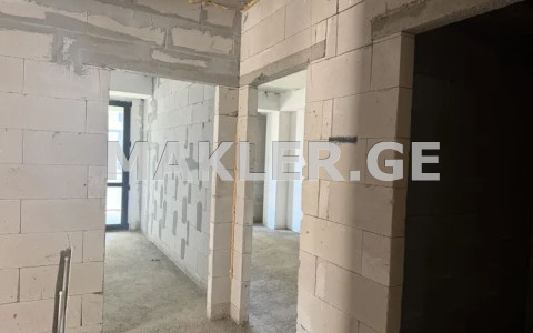  Продается 4 комнатная  Квартира в Ортачале  на ул. Надиквари 