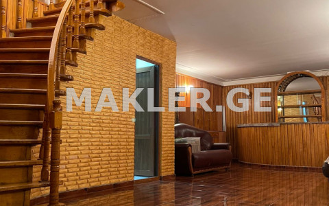  For Rent 5 room  Apartment in Sololaki dist. (Old Tbilisi)  in Iashvili st. 