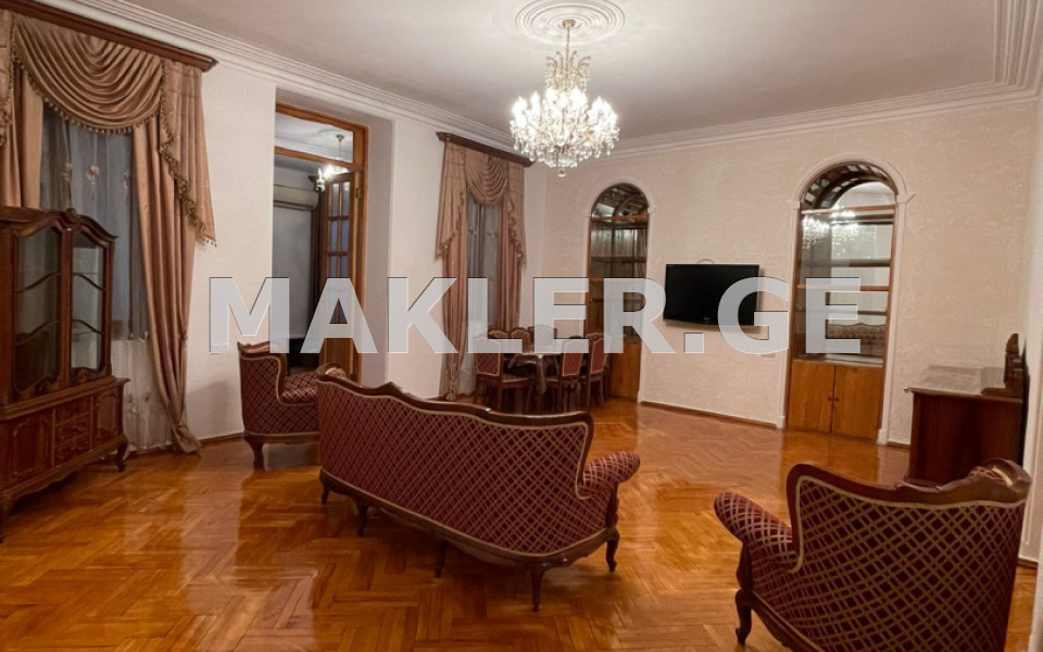  For Rent 5 room  Apartment in Sololaki dist. (Old Tbilisi)  in Iashvili st. 