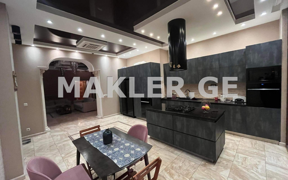  Сдаётся 3 комнатная  Квартира в Ваке  на пр. И. Чавчавадзе 