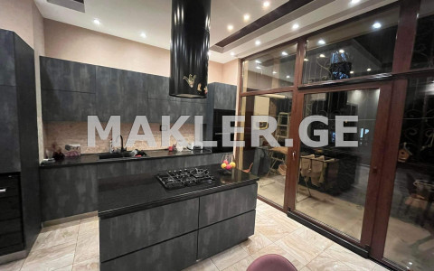  Сдаётся 3 комнатная  Квартира в Ваке  на пр. И. Чавчавадзе 