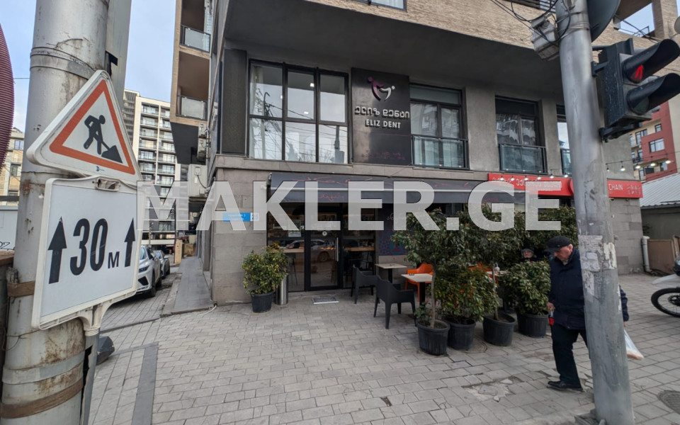  იყიდება 47 m² ფართობის კომერციული ფართი საბურთალოზე  გაგარინის ქუჩაზე 