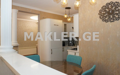  ქირავდება 3 ოთახიანი  ბინა ვაკეში  ყიფშიძის ქუჩაზე 