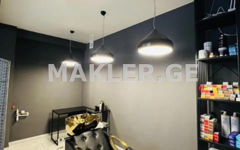  იყიდება 150 m² ფართობის კომერციული ფართი საბურთალოზე  საირმის ქუჩაზე 