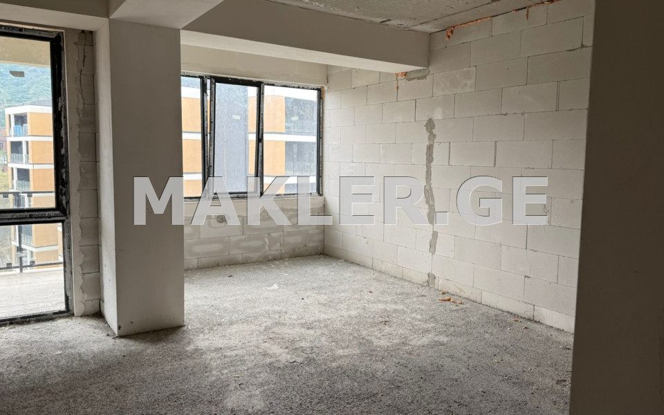  Продается 4 комнатная  Квартира в Ортачале  на ул. Надиквари 