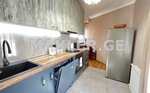  Продается 3 комнатная  Квартира на Мтацминда  (Старый Тбилиси)  на ул. Арсены 