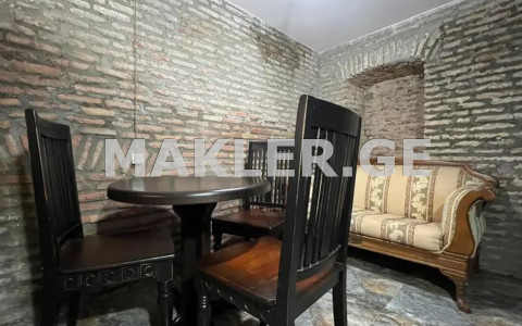  Продается 3 комнатная  Квартира на Мтацминда  (Старый Тбилиси)  на ул. Арсены 