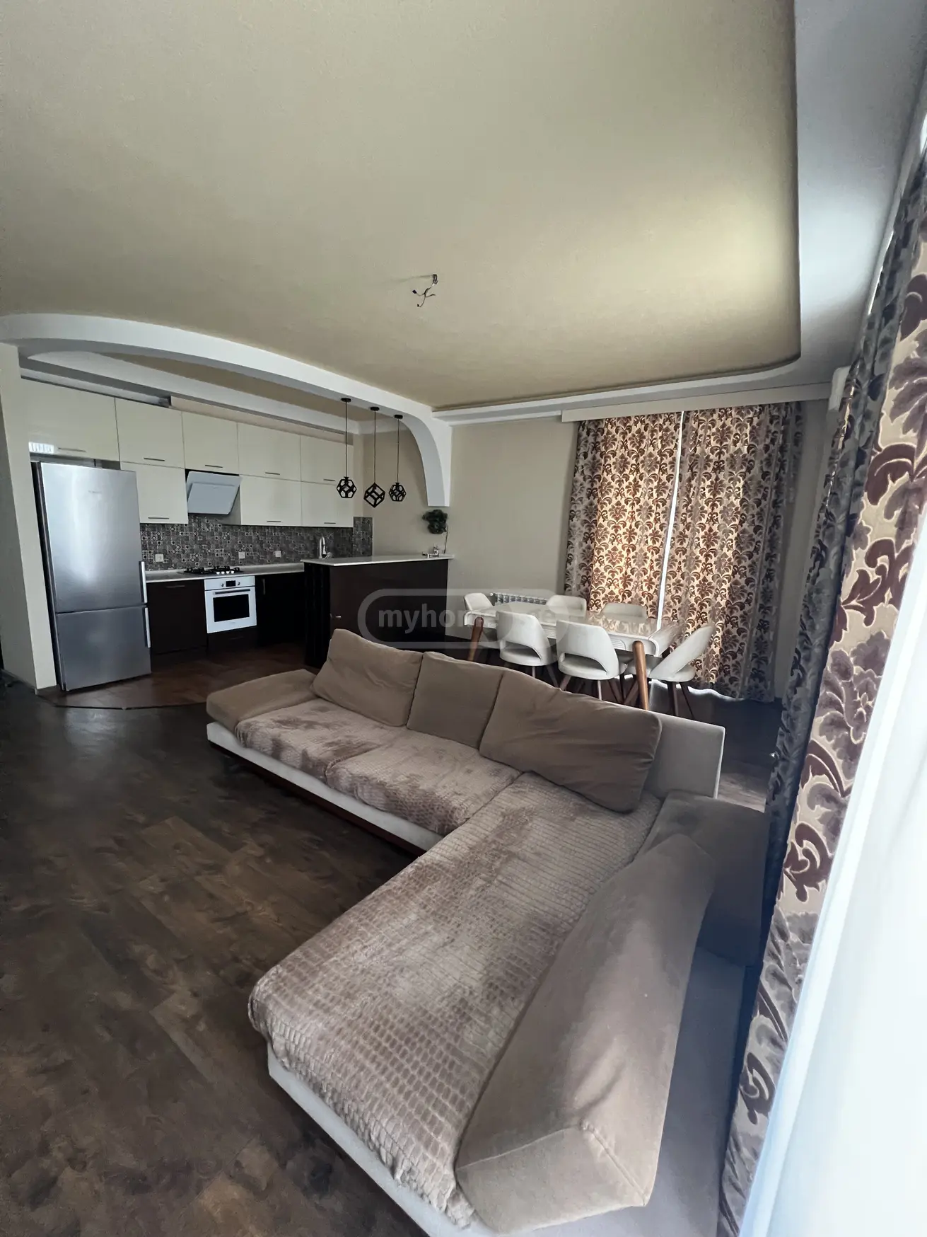  Продается 3 комнатная  Квартира в Навтлуги  на ул. Додашвили 