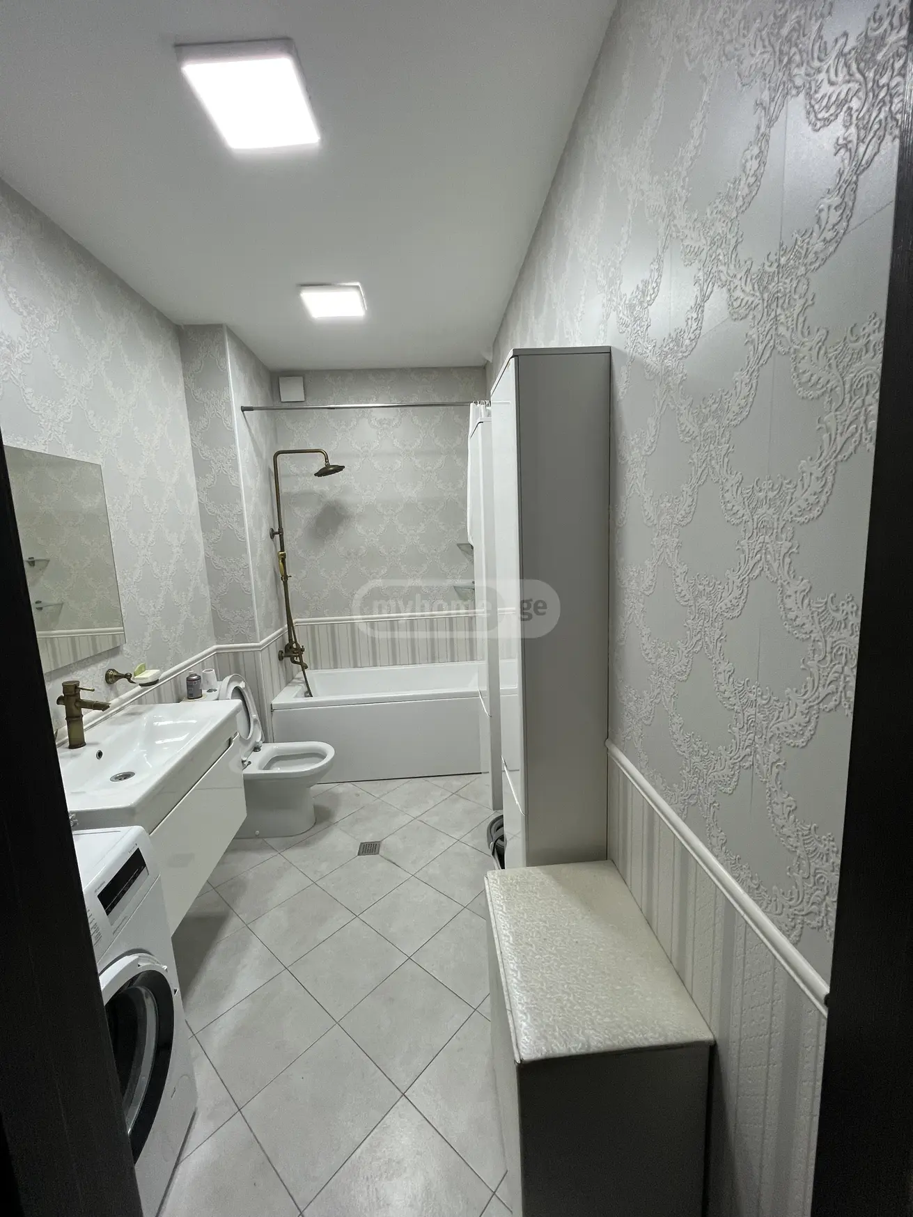  Продается 3 комнатная  Квартира в Навтлуги  на ул. Додашвили 