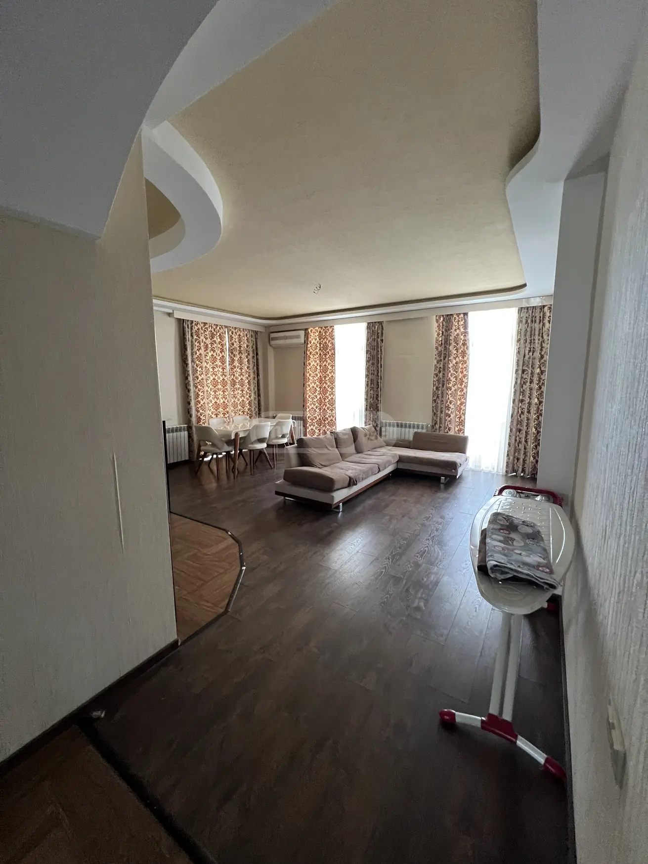  Продается 3 комнатная  Квартира в Навтлуги  на ул. Додашвили 