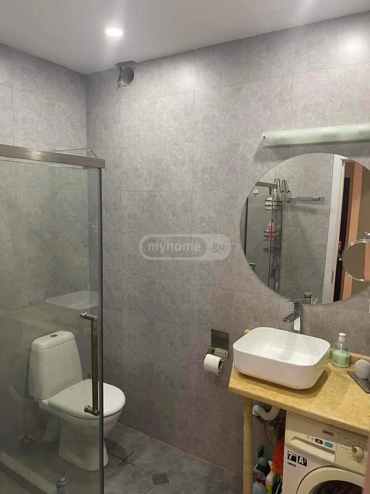  Продается 2 комнатная  Квартира в Исани  на ул. Ричарда Холбрука 