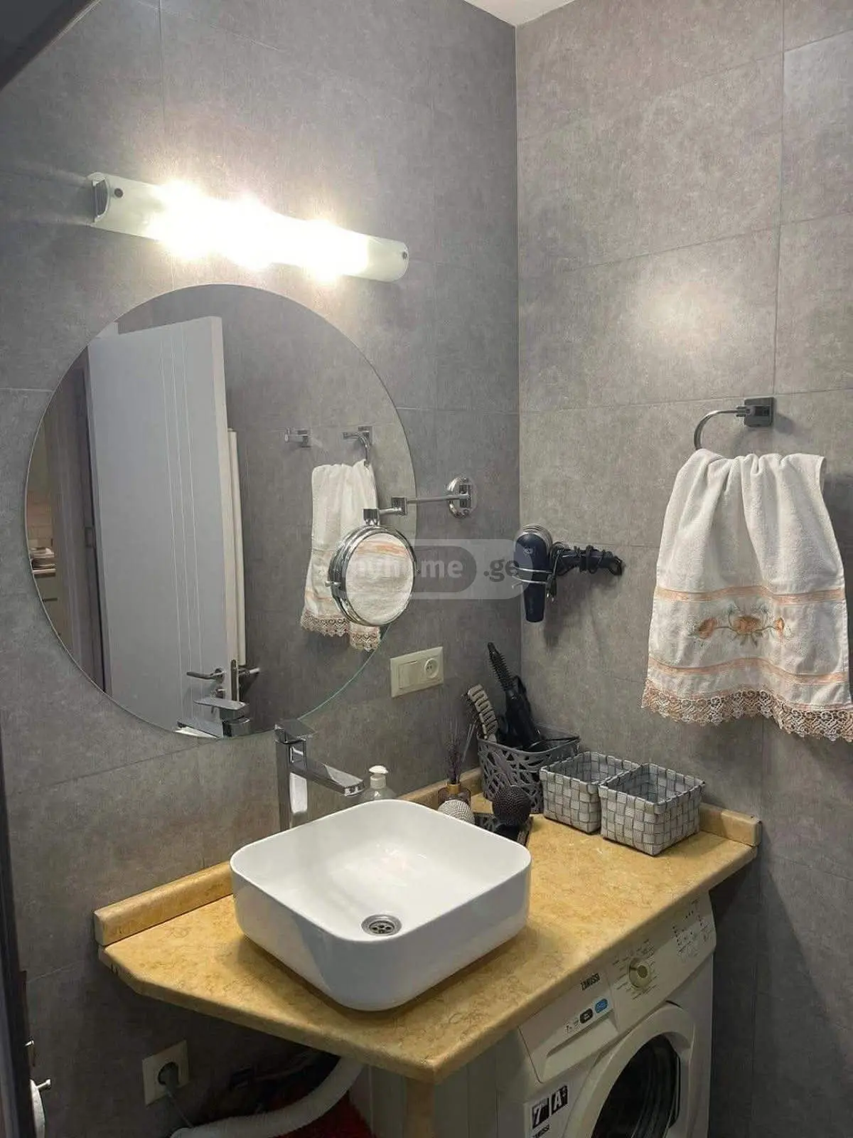  Продается 2 комнатная  Квартира в Исани  на ул. Ричарда Холбрука 