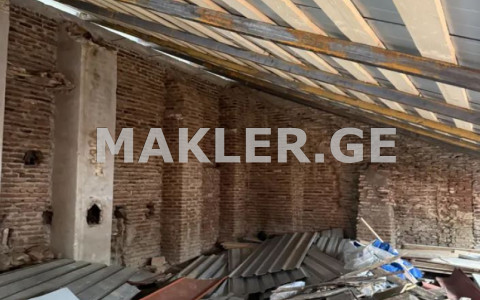  იყიდება 5 ოთახიანი  ბინა მთაწმინდაზე (ძველ თბილისში)  რუსთაველის გამზირზე 