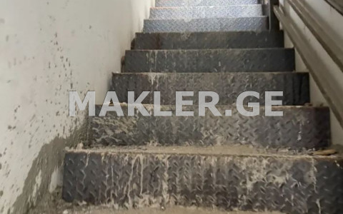  იყიდება 5 ოთახიანი  ბინა მთაწმინდაზე (ძველ თბილისში)  რუსთაველის გამზირზე 