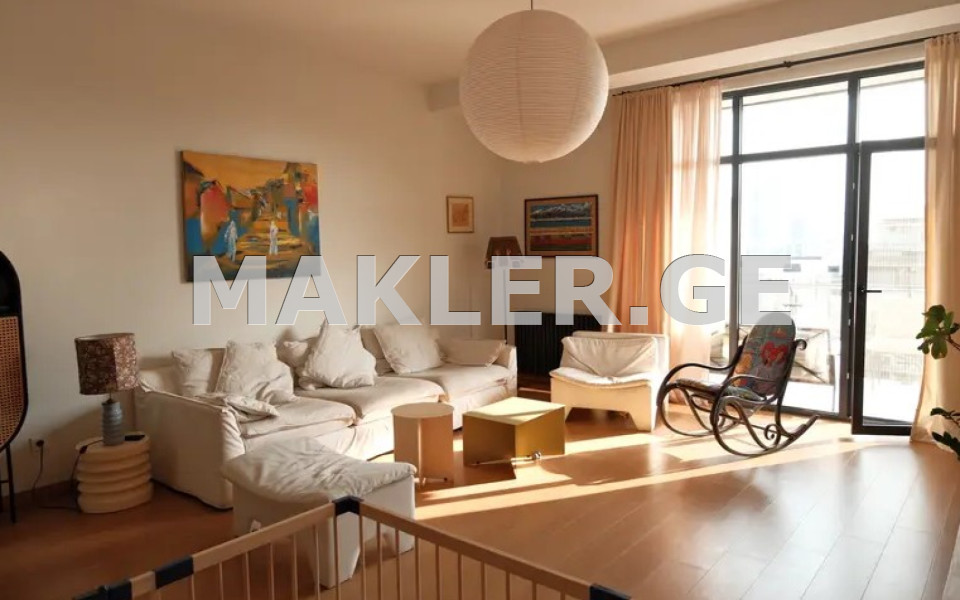  Продается 2 комнатная  Квартира в Ваке  на пр. И. Чавчавадзе 