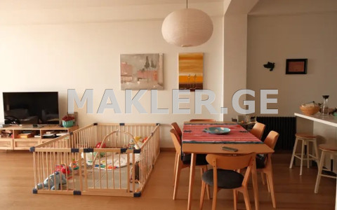  Продается 2 комнатная  Квартира в Ваке  на пр. И. Чавчавадзе 