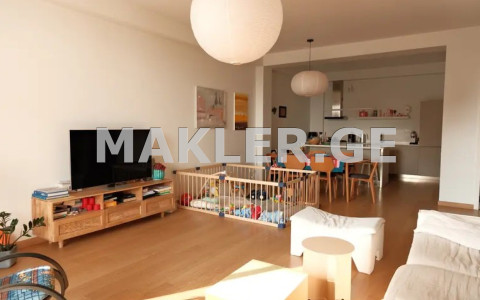  Продается 2 комнатная  Квартира в Ваке  на пр. И. Чавчавадзе 