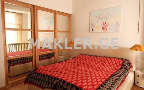  Продается 2 комнатная  Квартира в Ваке  на пр. И. Чавчавадзе 