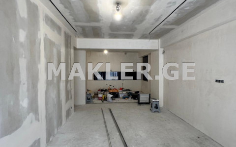  იყიდება 4 ოთახიანი  ბინა ვაკეში  ყიფშიძის ქუჩაზე 