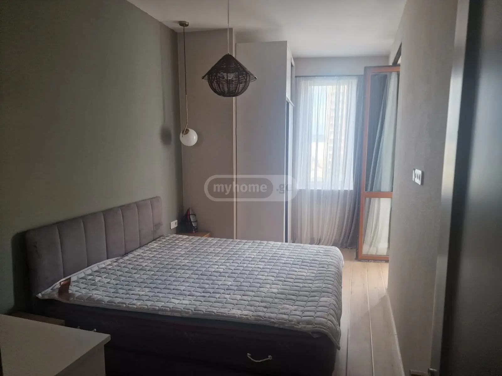  ქირავდება 2 ოთახიანი  ბინა ვაკეში  ნ. რამიშვილის ქუჩაზე 