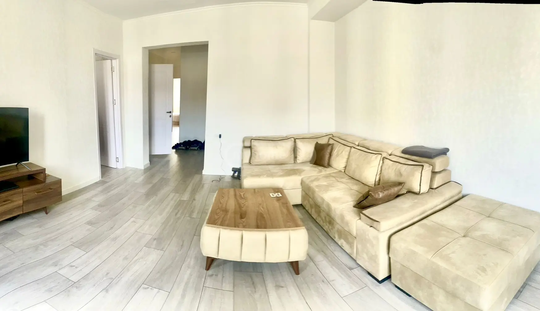  ქირავდება 3 ოთახიანი  ბინა საბურთალოზე  სულხან ცინცაძის ქუჩაზე 