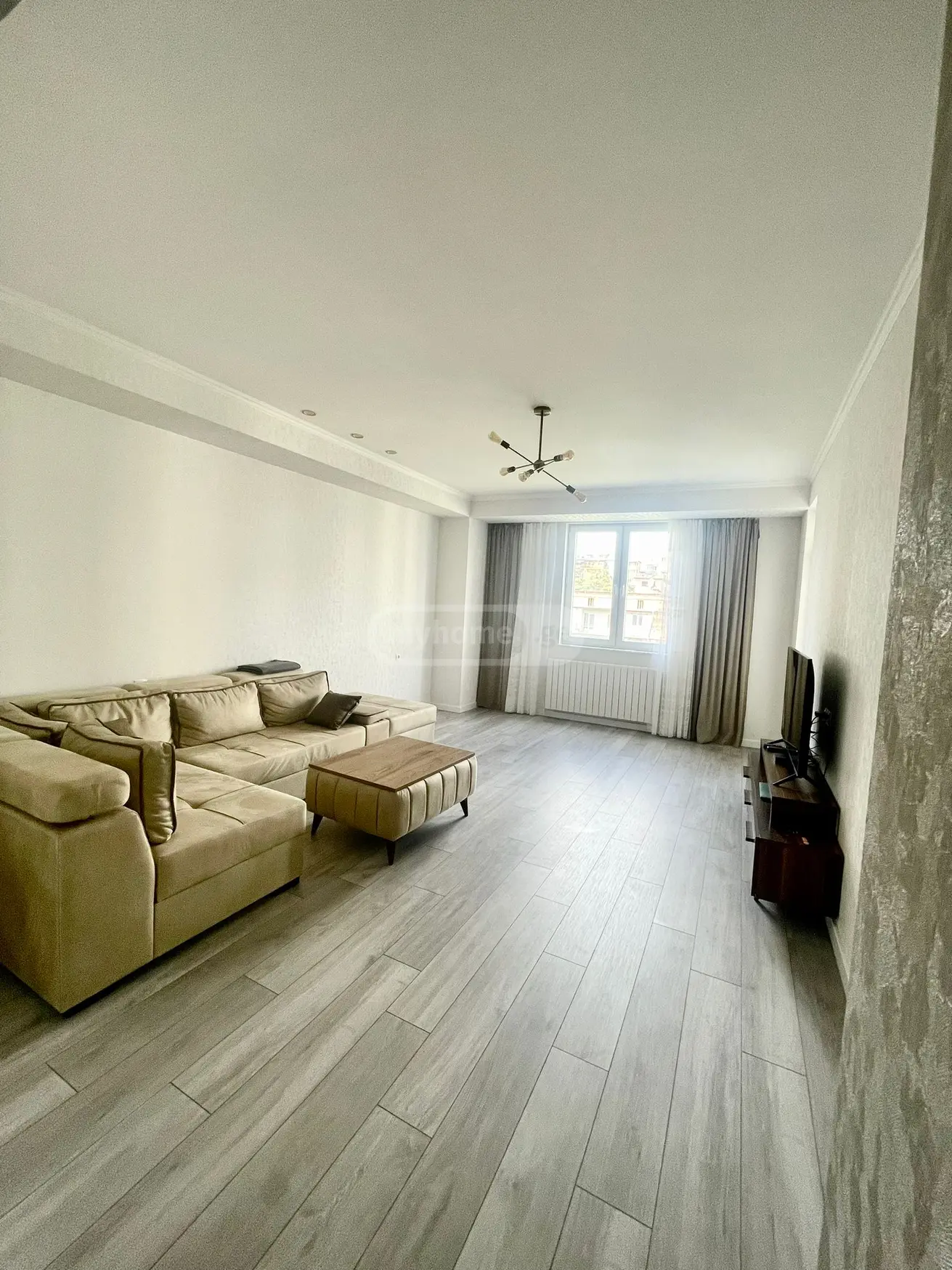  ქირავდება 3 ოთახიანი  ბინა საბურთალოზე  სულხან ცინცაძის ქუჩაზე 