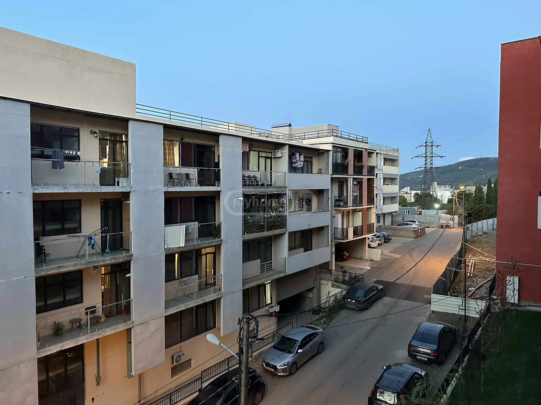  ქირავდება 3 ოთახიანი  ბინა საბურთალოზე  პ. იოსელიანის ქუჩაზე 