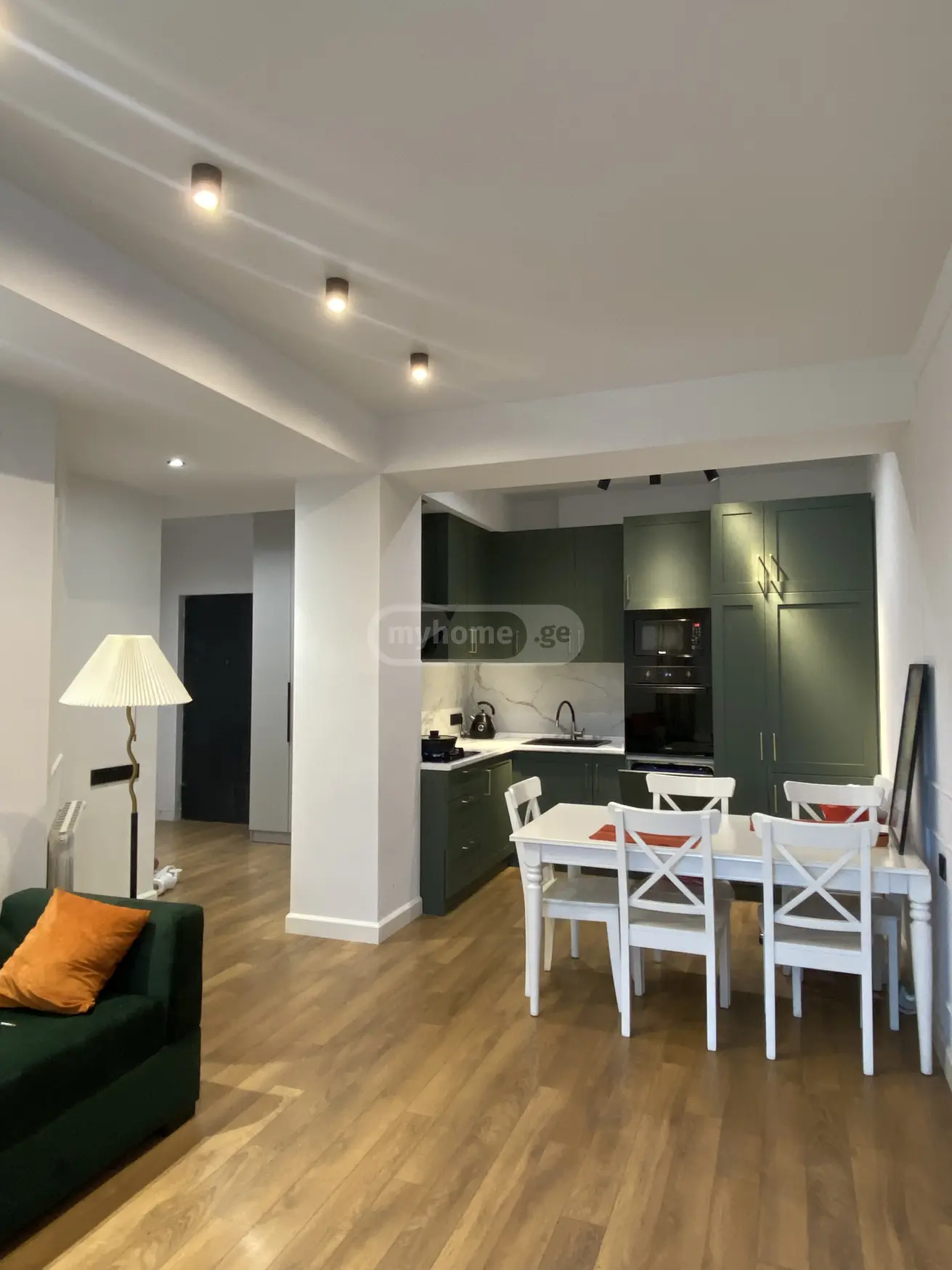  Kiralık 3   Daire in Saburtalo dist.  Jurkha Nadiradze Street 