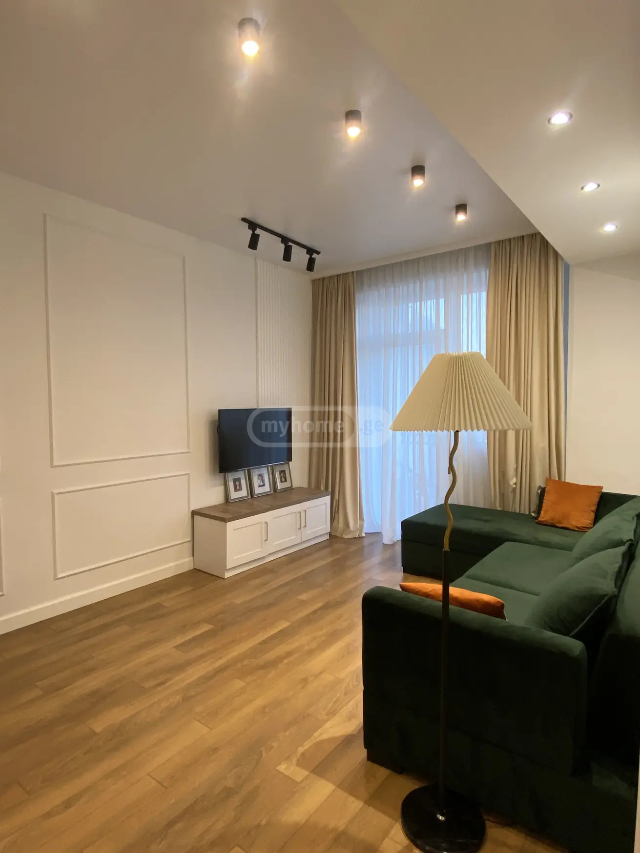  Kiralık 3   Daire in Saburtalo dist.  Jurkha Nadiradze Street 