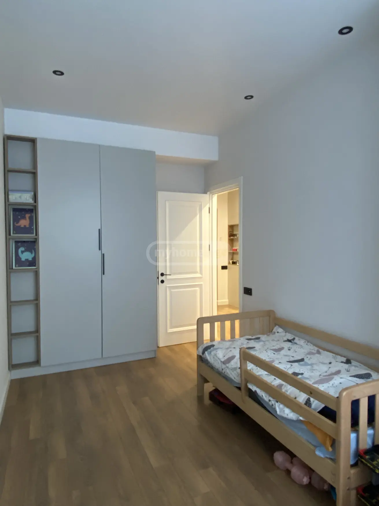  Kiralık 3   Daire in Saburtalo dist.  Jurkha Nadiradze Street 