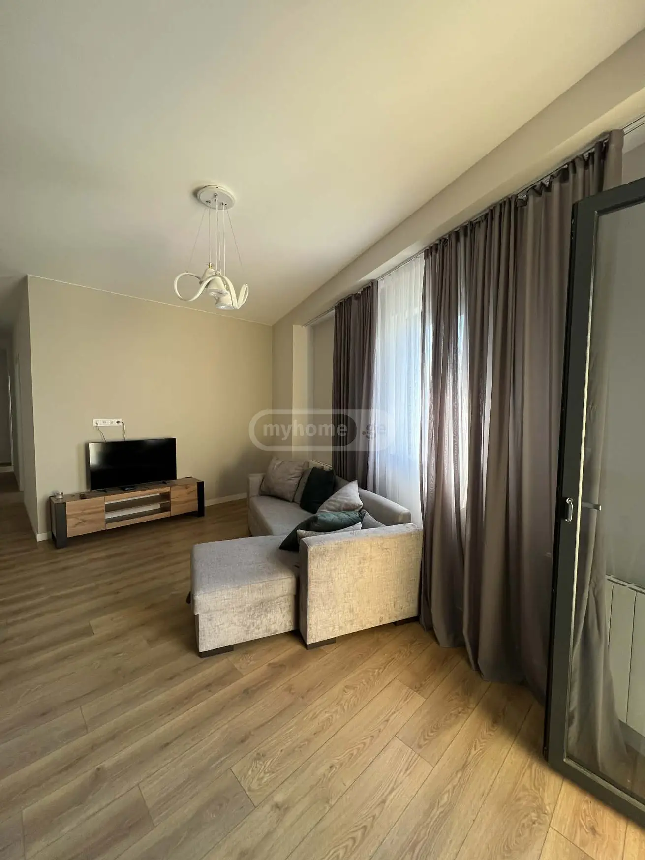  For Rent 3 room  Apartment in Saburtalo dist.  in Gelovani avenue 