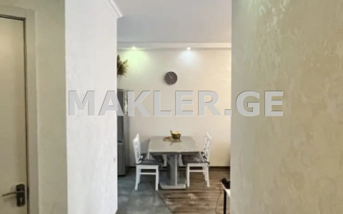  იყიდება 2 ოთახიანი  ბინა საბურთალოზე  კამანის ჩიხი 